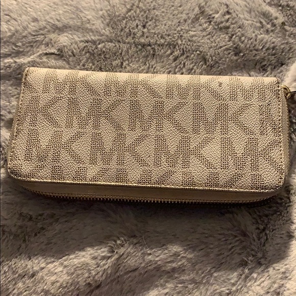 White Michael Kors Authentic Wallet - Picture 3 of 8